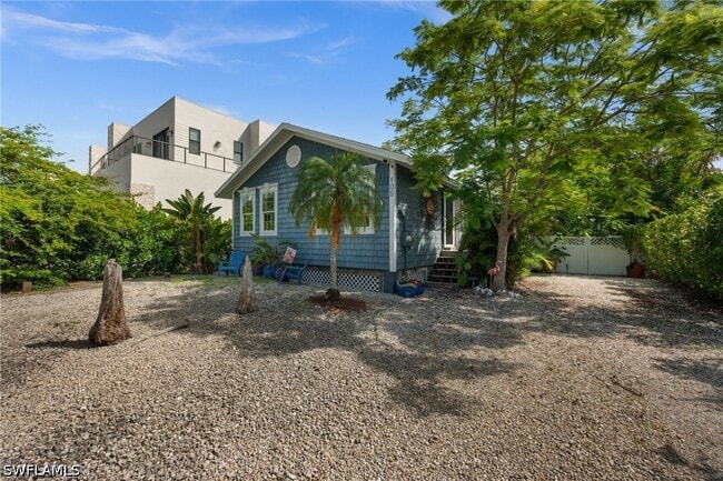 Building Photo - 105 W Hilo St