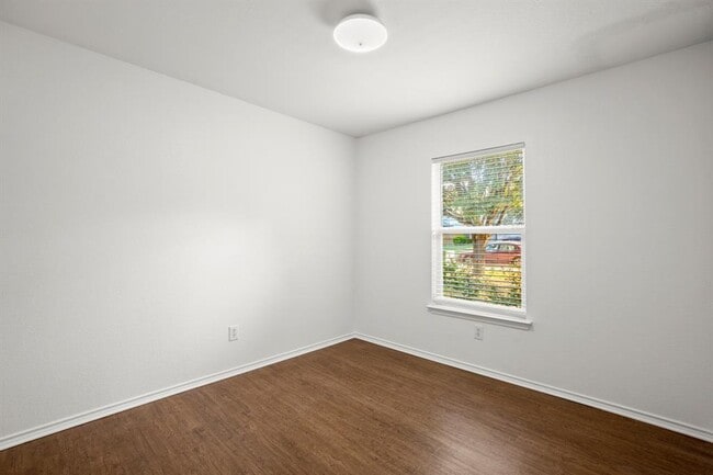 Building Photo - 13017 Lofton Cliff Dr
