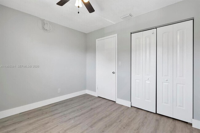 Building Photo - 48 Matador Ln