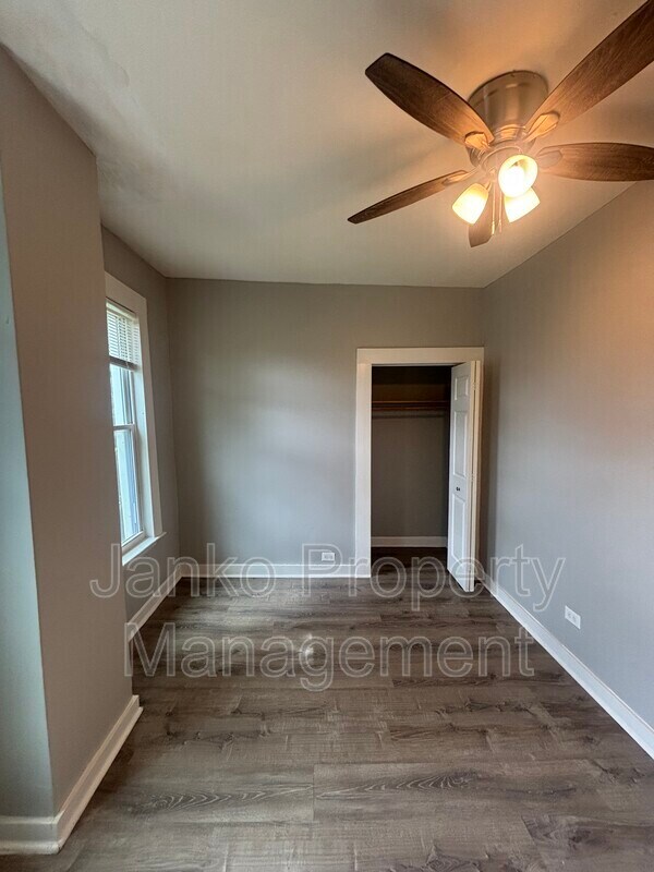 Building Photo - 7308 S Kenwood Ave