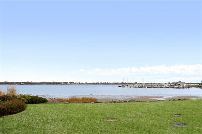 Building Photo - 47 Windsor Rd