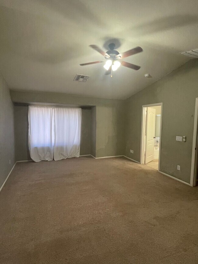 Building Photo - 12411 W Rancho Dr