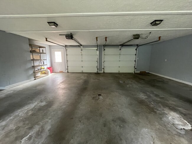 Building Photo - 156 Scottsmill Rd