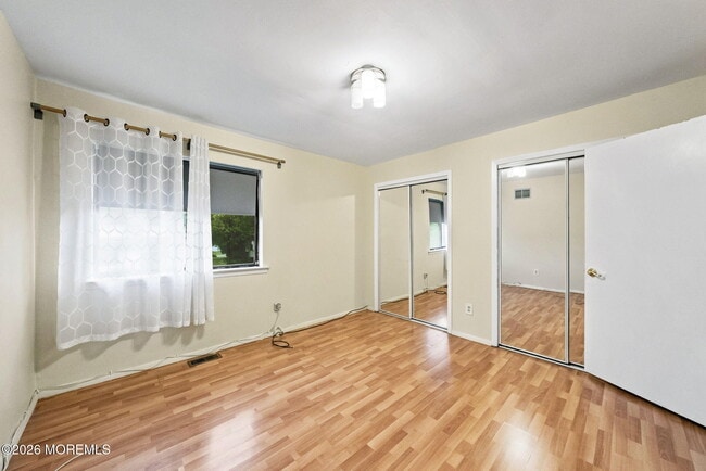 Building Photo - 276 Longwood Dr