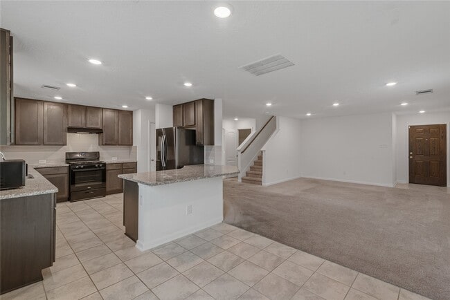 Building Photo - 647 Ash Mill Dr