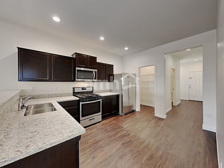 Building Photo - 19232 18th Ave Ct E