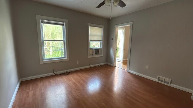 Building Photo - 12010 Paul Ave