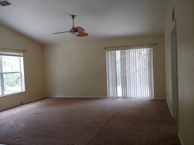 Building Photo - 5549 W Oak Park Blvd