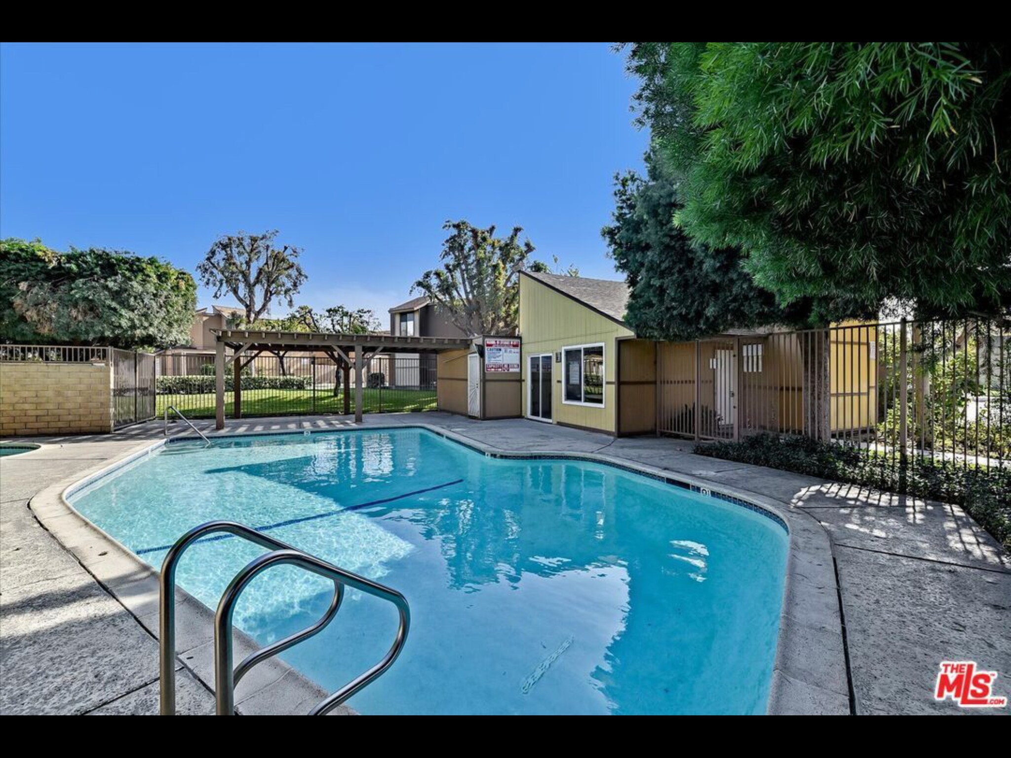 Building Photo - 12828 Ramona Blvd