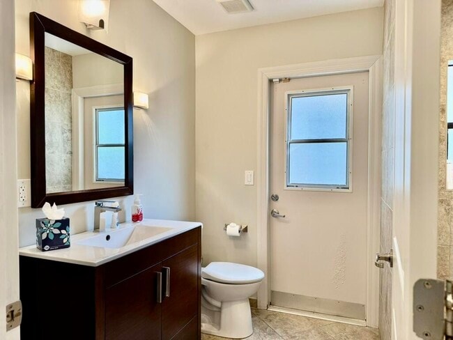 Building Photo - 10577 Santa Laguna Dr