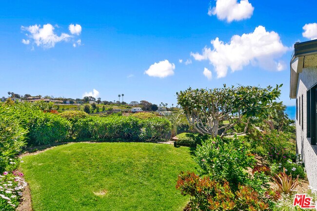 Building Photo - 6817 Seawatch Ln