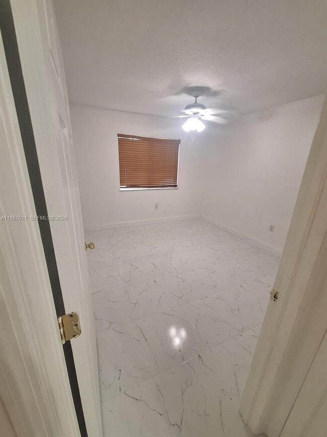 Building Photo - 2931 SE 13th Rd