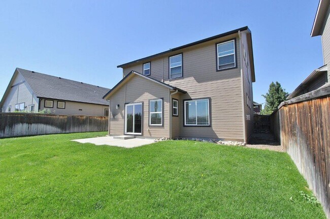 Building Photo - Immaculate home nestled in SE Boise