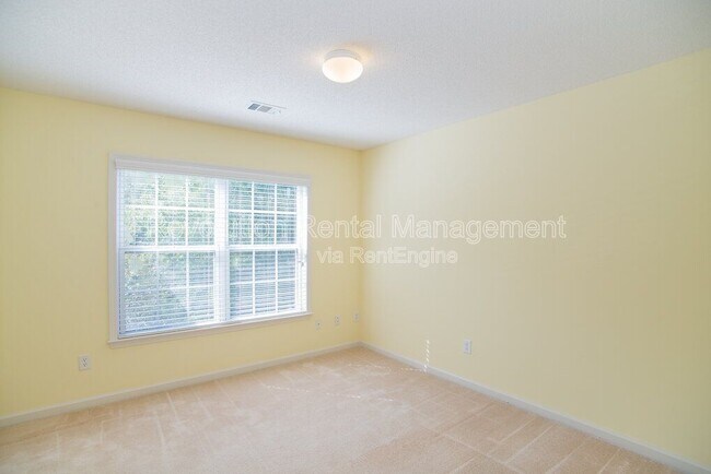 Building Photo - 11655 Crossington Rd