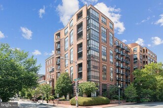 Building Photo - 1001 L St NW