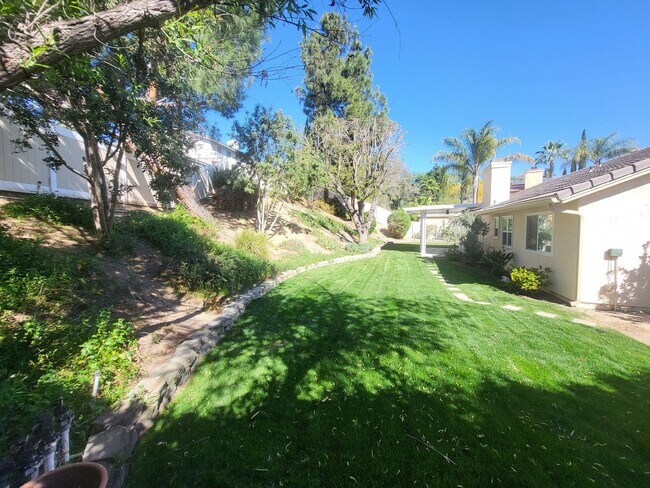 Building Photo - REALLY Cute 4 BR in The Vineyard with RV Parking - 11,000sf Lot + Designer Touches