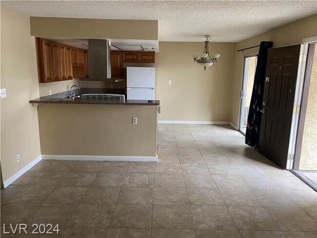 Building Photo - 5456 Cabeza Dr
