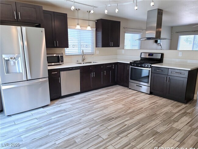 Building Photo - 604 Dolores Dr