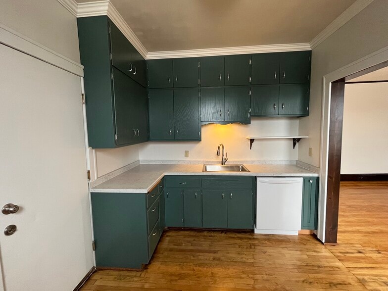 Kitchen Sink - 415 E Saint Germain St