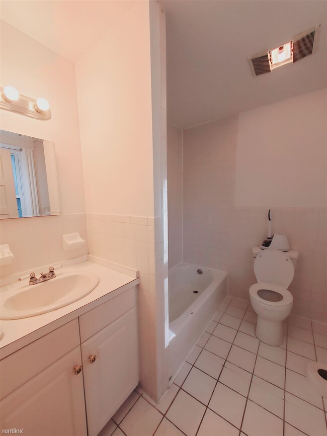 Building Photo - 2 br, 2 bath Condo - 38 Pine Hill Ave Apt 2