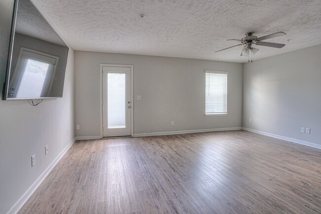 Building Photo - 107 Latimer Dr
