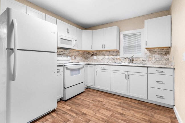 Building Photo - Carriage House near Downtown Pueblo!