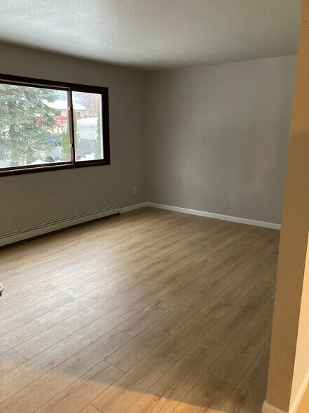 Building Photo - 1841 State St