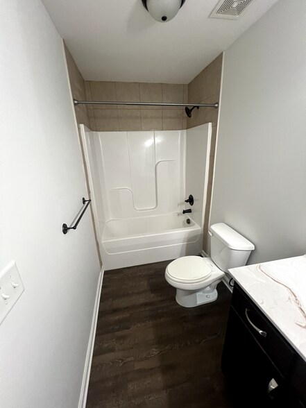 Building Photo - 706 Needmore Rd apartment 2