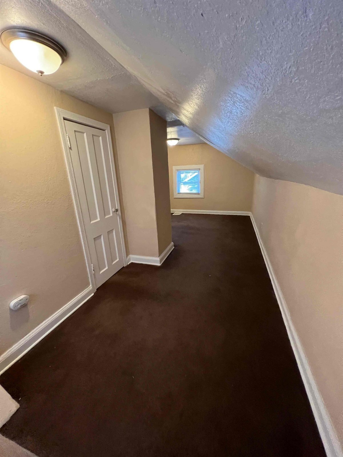 Building Photo - 400 Noble Ave