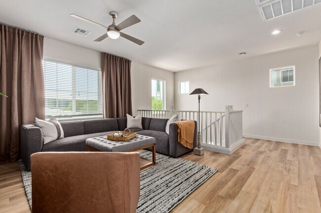Building Photo - BEAUTIFUL PHOENIX HOME IN GATED COMMUNITY!