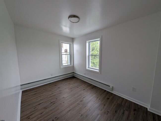 Building Photo - 1111 Adriatic Ave