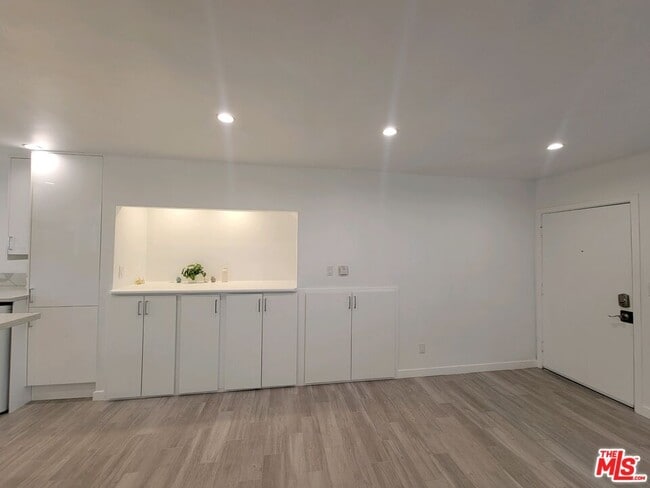 Building Photo - 825 Broadway St