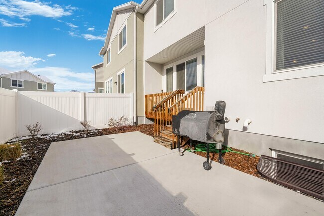 Building Photo - 5193 Copeland Dr