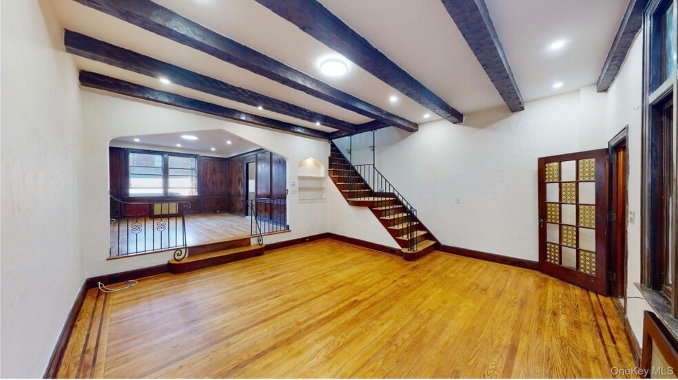 Building Photo - 90-09 68th Ave