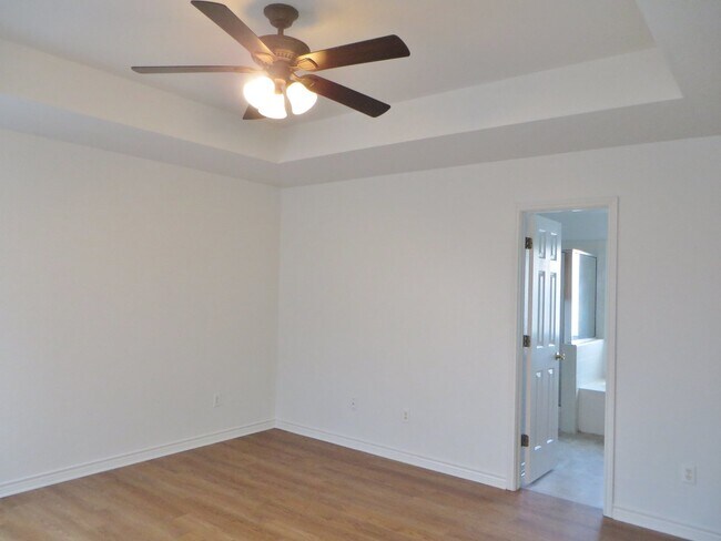 Building Photo - 3 Bedroom 2 Bathroom Parkview Estates Home