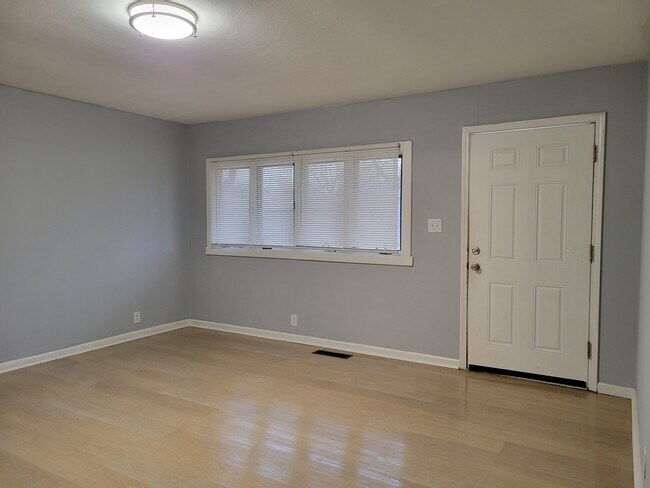 Building Photo - 7404 E 34th Pl