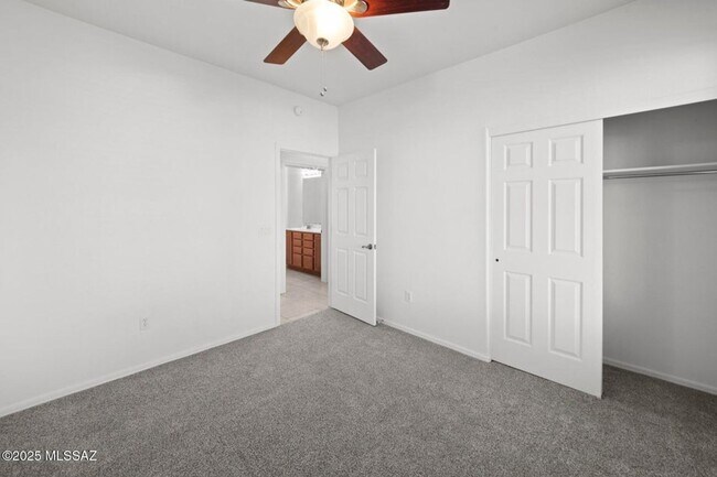 Building Photo - Lovely 4 bedroom, 2 bath home with 2 car garage