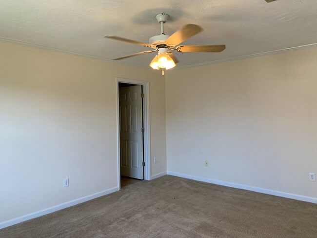 Building Photo - Close to Gate 6 Ft. Eisenhower.