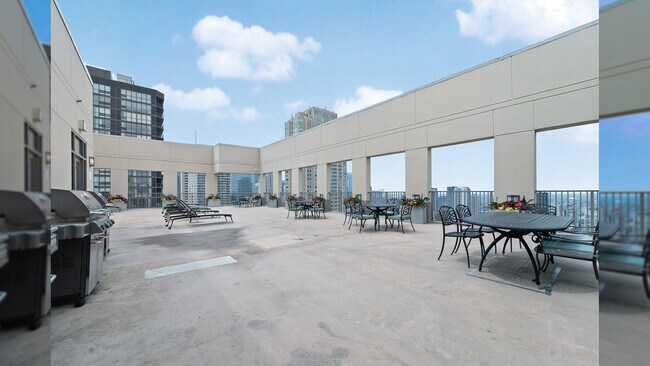 Building Photo - 2 E Erie St