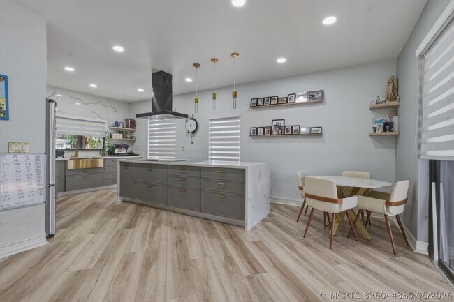 Building Photo - 310 NW 207th Way