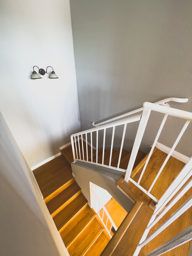 Building Photo - 3915 Nobel Dr