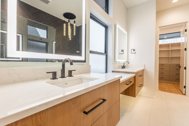 Building Photo - Brand New Townhouse in Luxury Neighborhood