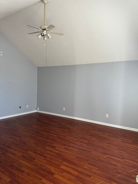 Building Photo - 510 Pine Knoll Dr