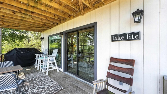 Building Photo - 1240 Canyon Springs Dr