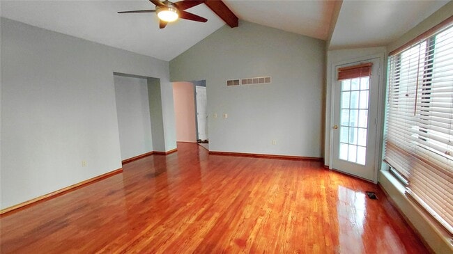 Building Photo - 961 Villa Gran Way