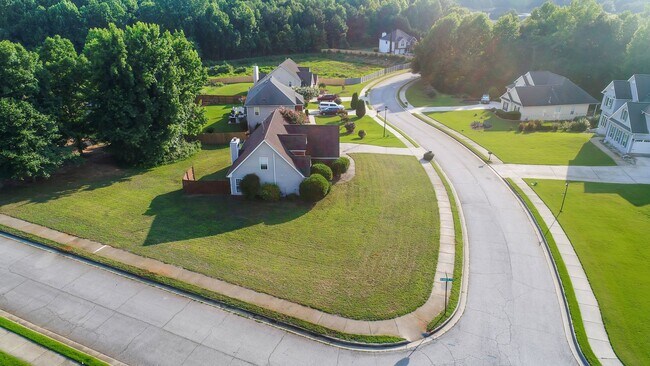 Building Photo - Spacious 4 Bedroom, 2.5 Bath Home on a Large Corner Lot in McDonough! ?