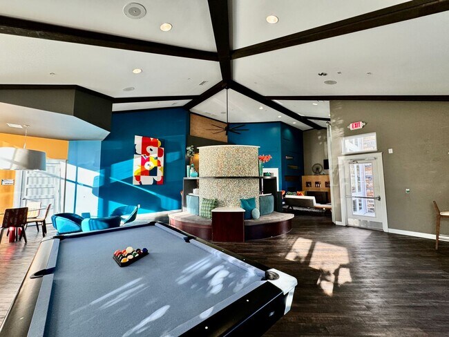 Building Photo - Available 07-08-26! Townhouse w/Garage - Pet Friendly - All Appliances Convey!