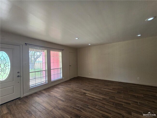 Building Photo - 33 Highland Park Ave