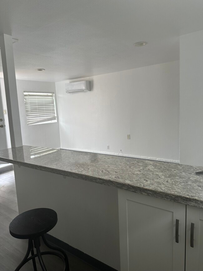 Building Photo - 1911 W 94th St