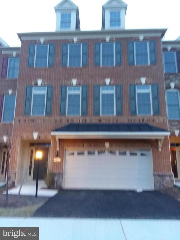 Building Photo - 22595 Windsor Locks Square